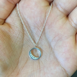 NEOMA Massive 925 Sterling Silber Halbmond Kreis Halskette - Mond Phase Halskette - Geburtstags Geschenk für Sie ihn - Valentinstag Geschenk