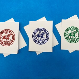 Tarjetas de notas - Diseño de caballo balancín - Papel blanco - Interior en blanco. (8) tarjetas con sobres.