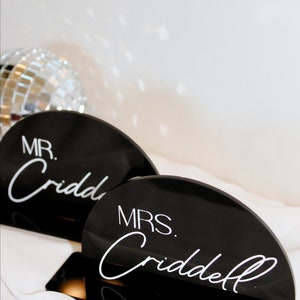 UV Printed Acrylic Mr. and Mrs. Wedding Sign, Head Table Decor, Modern Wedding Sign bild 4