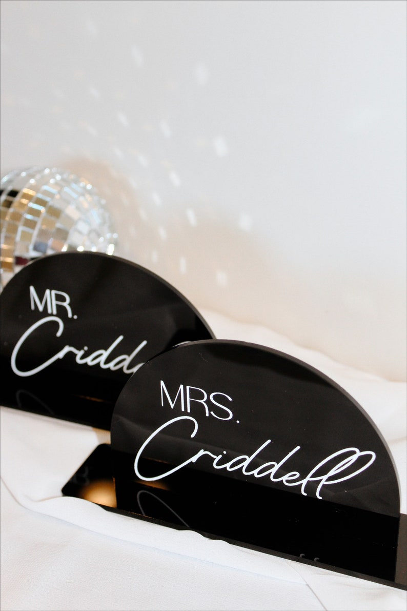 UV Printed Acrylic Mr. and Mrs. Wedding Sign, Head Table Decor, Modern Wedding Sign bild 4