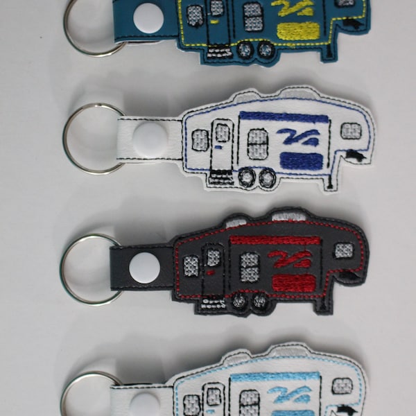 Camper / Fifth Wheel Camper / 5th Wheel / Stocking Stuffer / Christmas Gift / Gift Under 10 / Birthday Gift / Key Chain / Keychain