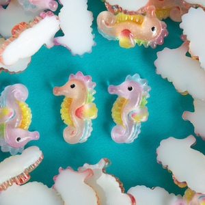 10 Miniature Assorted Seahorse Cabochons, 15mm Animal Resin Ocean Theme, Tumbler Decorations, Nail Art, Slime, Flat-Backed Dollhouse Cute