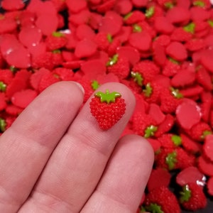 25 Small Red Strawberry Cabochons, Resin Fruit Cabochon, Shaker Mold Embellishment Shaker Bits, Nail Decoration, Miniature Strawberries