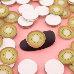 10 Small Green Kiwi Slice Cabochons, Resin Fruit Cabochon, Shaker Mold Embellishment Shaker Bits, Nail Decoration, Miniature Kiwi Dollhouse