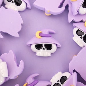 5 Resin Halloween Skull and Witch Hat Cabochons, 27mm Fake Halloween Spooky Skull Resin Cabs, Fake Bone Cabs, Spooky Halloween Decorations