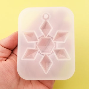 66x74mm Snowflake Tag Pendant Silicone Mold, Ornament Mold For UV Resin, Epoxy Keychain Jewelry Making, Decoden Crafting, Christmas Mold