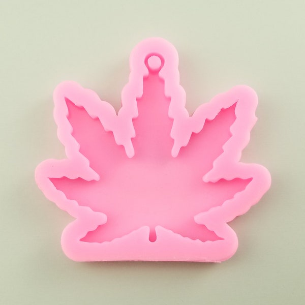 72x68mm Pot Leaf Tag Pendant Silicone Mold, Ornament Mold For UV Resin, Epoxy Keychain Jewelry Making, Decoden Crafting, Fall Mold