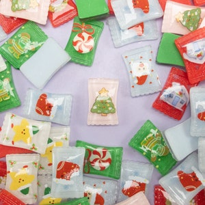 5 Glittery Assorted Resin Christmas Dollhouse Candy Cabochons, Mini Resin Dollhouse Cabs, XMAS Cabs, Holiday Gingerbread, Tumbler Supplies