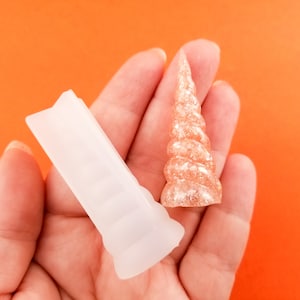 50mm Unicorn Horn Ring Holder Cabochon Silicone Mold, Resin Casting Mold For UV Resin, Epoxy Jewelry, Soap Cab Mold, Fantasy Crystals