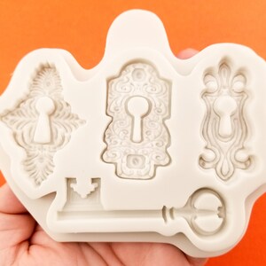 Skeleton Key and Keyhole Charm Tag Set Silicone Mold, Resin Casting Mold For UV Resin, Epoxy Keychain Jewelry Making, Chocolate Cake Mold