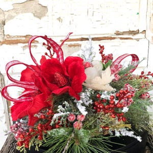 Christmas centerpiece, Christmas arrangement with magnolias, red magnolias centerpiece, Christmas table decor, Winter floral arrangement
