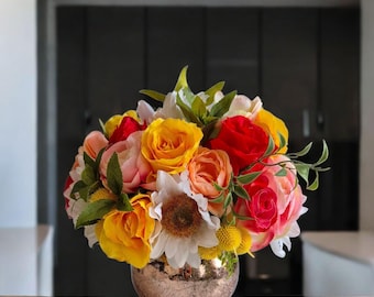 Centro de mesa floral en jarrón de oro rosa: arreglo floral artificial de verano