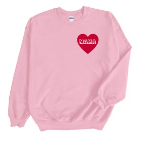Mama HEART Sweat-shirt de la Saint-Valentin, Tenue de la Saint-Valentin, Saint-Valentin assortie, Sweat-shirt unisexe, Tenues de La Saint-Valentin assorties Light Pink