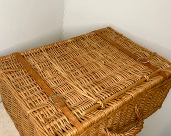Red Hamper Willow Wicker Rustic Willow Norfolk Shopping Basket Red Hamper Willow Wicker Rustic Willow Norfolk Shopping Basket