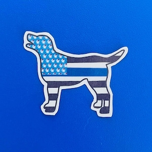 Bandera con calcomanía "Blue Lives Matter", apoyo a las fuerzas del orden, calcomanía "Back the Blue Patriotic Dog", calcomanía BLM, calcomanía impermeable para laboratorio canino.