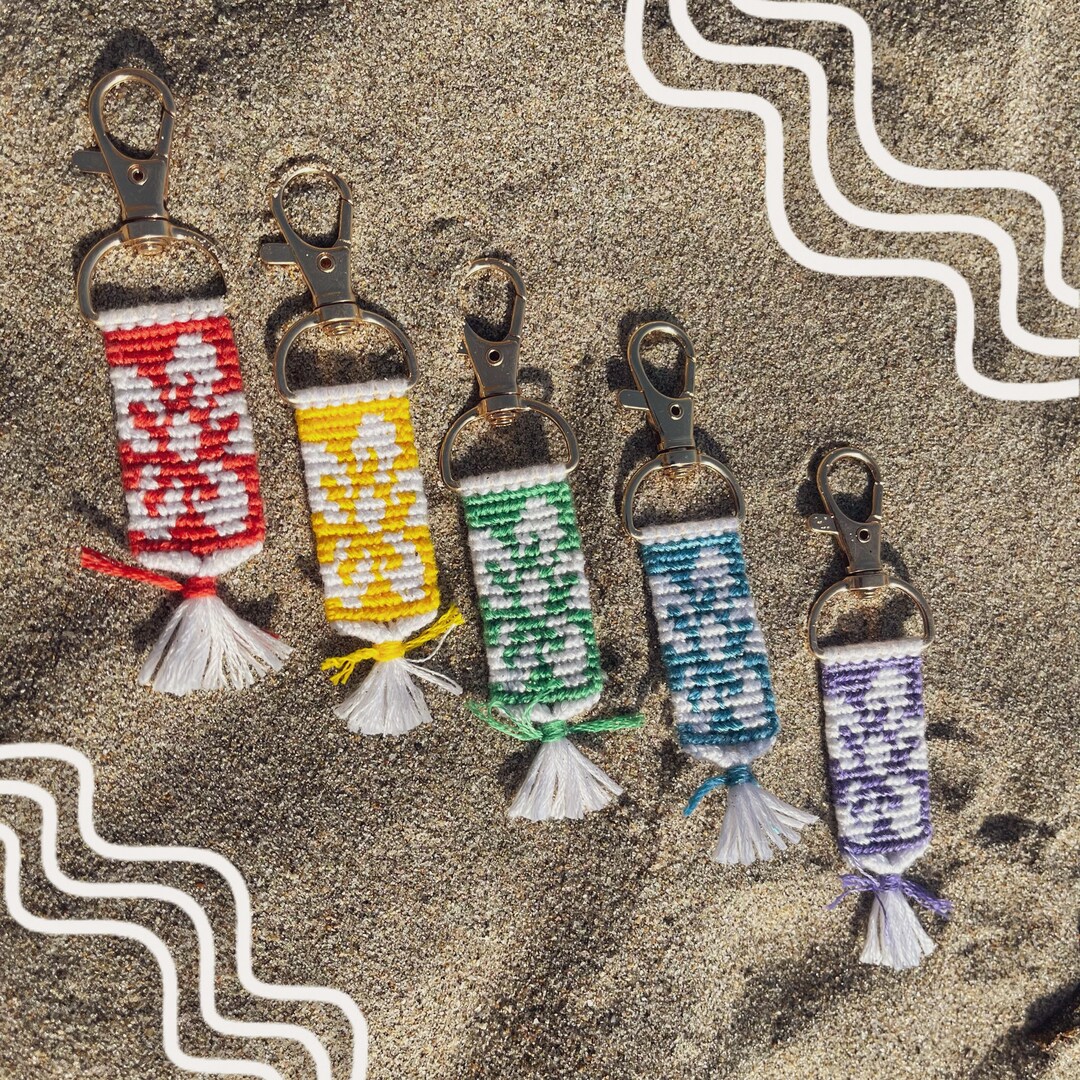 KEYCHAIN Hawaiian Hibiscus ~ Knotted Friendship Bracelet Keychain - Etsy