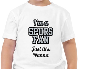 Baby Romper & Toddler Tee Personalizowany prezent koszykarski | NBA San Antonio Spurs Team Inspired Fan Clothing | Niestandardowy prezent Onesie Shirt
