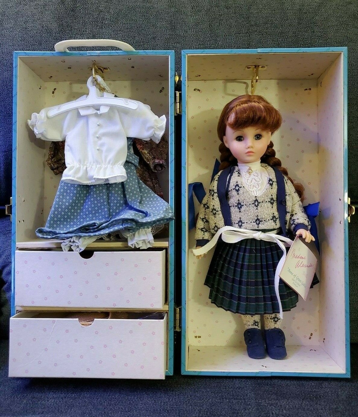 Madame Alexander anne of Green Gables Goes to School Trunk Lot