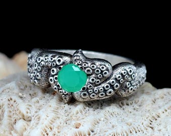 Octopus Tentacle Ring with Chrysoprase, Sterling Silver Suction Cup Tentacle Ring, Ocean Theme Jewelry, Green Stone Ring Squid Ring Size 7.5