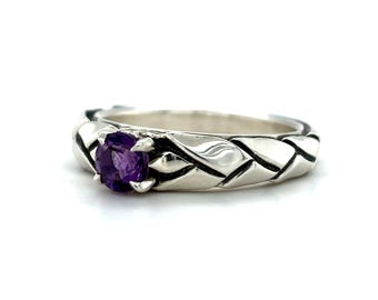 Amethyst Leaf Ring, Laurel Leaf Stackable Ring, Nature Inspired Jewelry, Purple Gemstone Rings for Women,