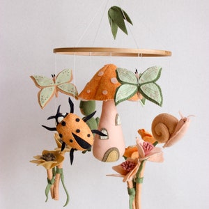 Feen garten mobile, Pilz mobile, Schmetterling mobile, Wald Baby mobile Mädchen, Schnecke, Marienkäfer, Frosch