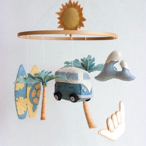 Surfbabymobil, strandbabymobil, surfbarnrumsdekor, surfpojkemobil