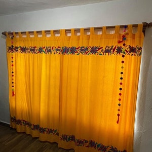 Set of curtains with Otomi embroidery