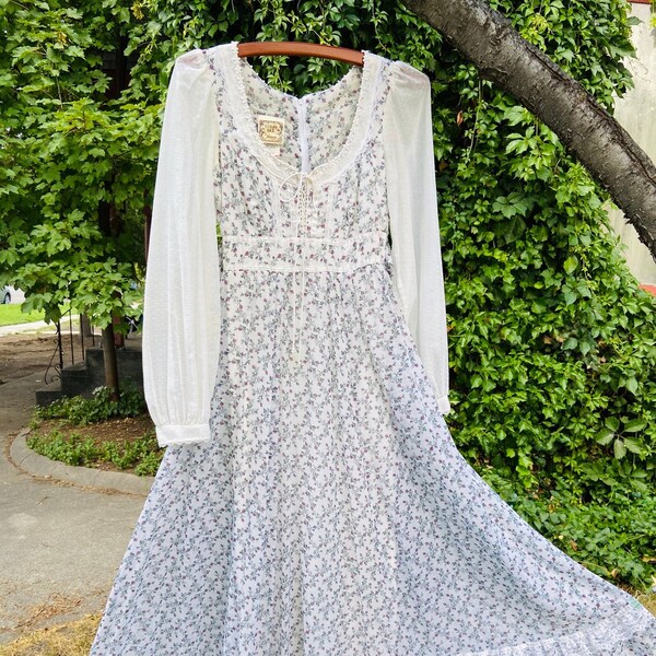 Gunne Sax Dress-White with Rose Pattern