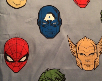 Tissu Avengers sur fond gris, 1/2 mètre