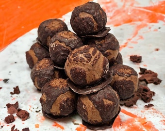 Sci-Fi Foods UK Freeze Dried Chocolate Covered Caramel Ball Bombs. Light Melt Airy Crunchy Sweets and Candy Gift