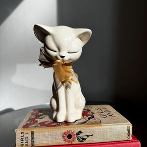 Kitty Cat Figurine, Cat with Bow, Ceramic Kitten Statue