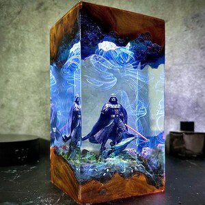 Da.rth Va.der diorama lamp, S.tar W.ars Epoxy Night Light, Custom resin lamp, resin wood lamp, gift for him, lightsaber, custom lamp