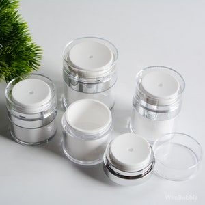 Vaso per crema vuoto, 2 contenitori per bottiglie con pompa airless,  bottiglia da viaggio ricaricabile, contenitore cosmetico portatile,  lozioni, creme per prodotti per la cura della pelle (15 ml) : :  Casa