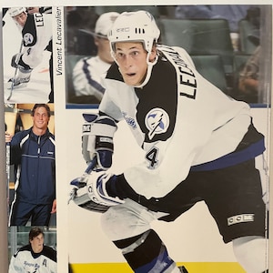 Póster de cartón duro autografiado por Vincent Lecavalier del Tampa Bay Lightning: "Cuando naces para jugar"