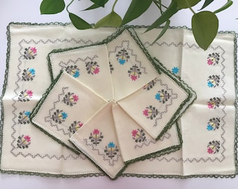 Vintage Linen Napkins Silk Embroidered - Set of 7