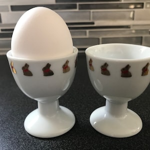 Juego de 2 hueveras de edición limitada con forma de conejito de Pascua de Lindt, de Thomas Rosenthal Group, Alemania imagen 1