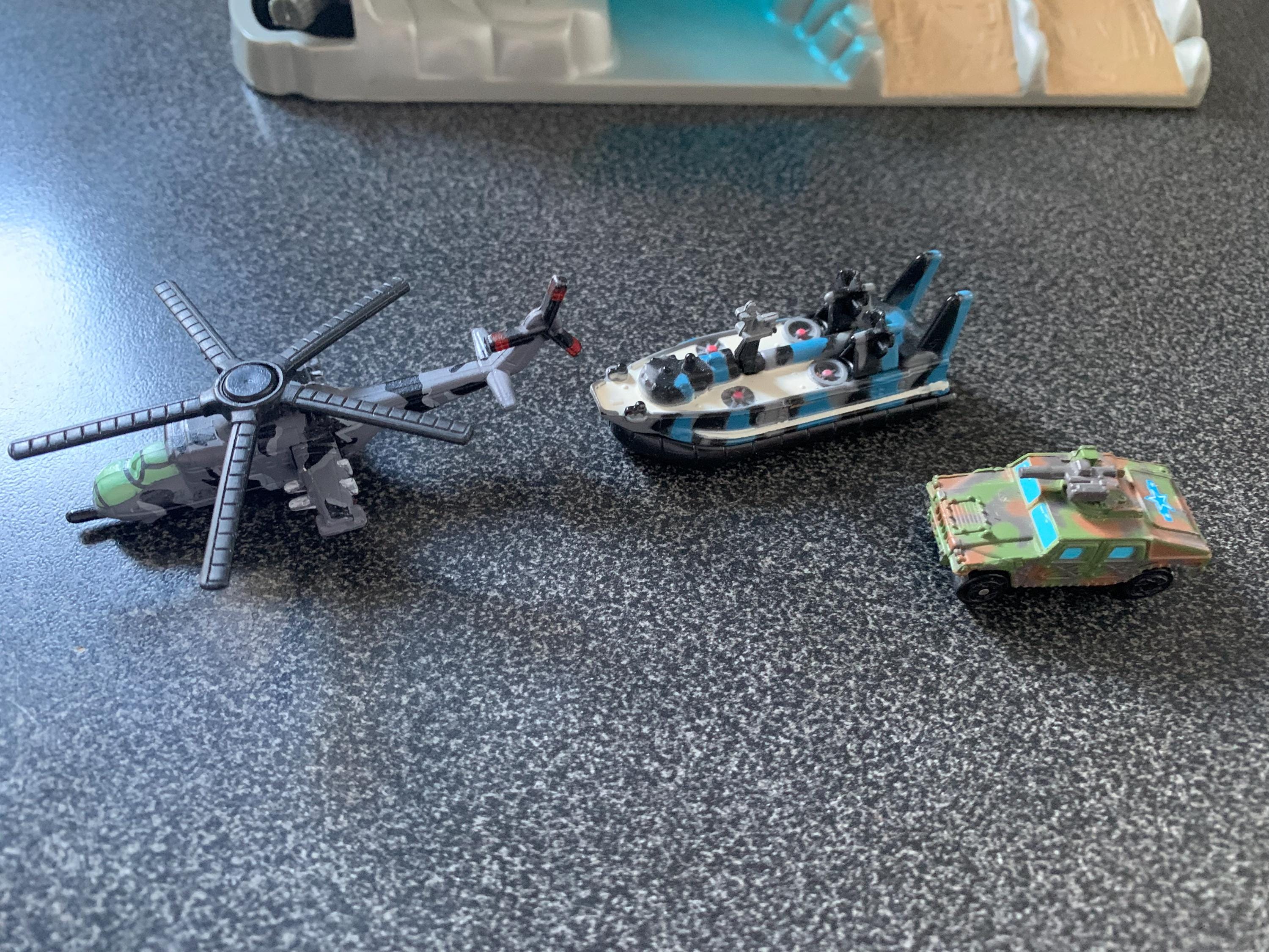 Galoob Toys Micro Machines Military Battle Zones Barracuda Bay Set