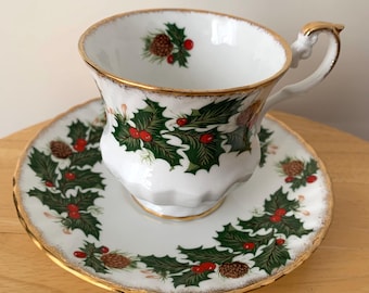 Queen's Rosina Yuletide Tasse und Untertasse 2 verfügbar
