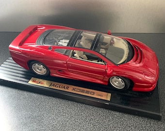 1992 Jaguar XJ220 1/18 Diecast Model Car by Maisto