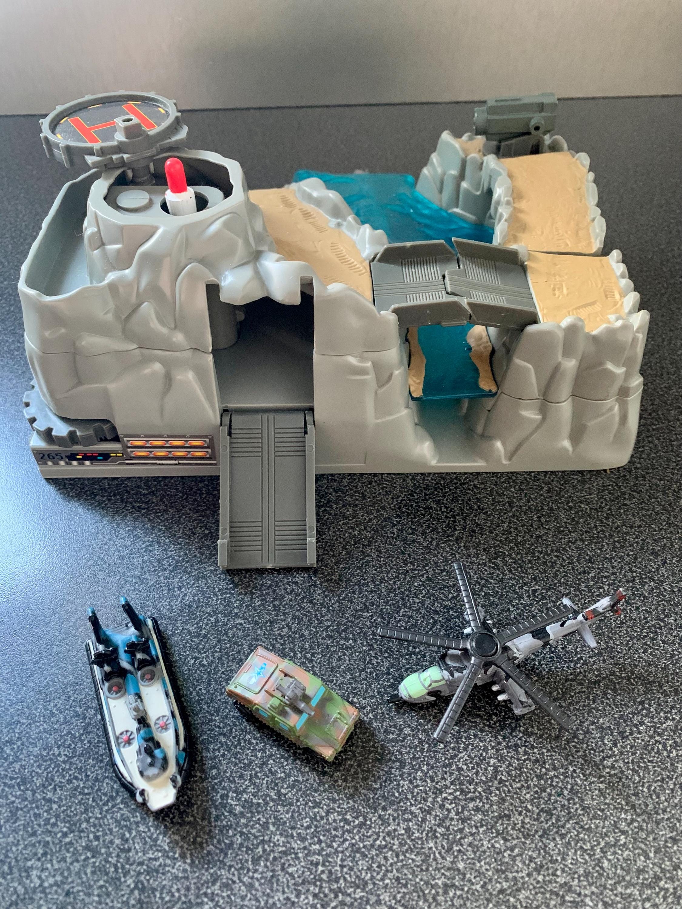 Galoob Toys Micro Machines Military Battle Zones Barracuda Bay Set