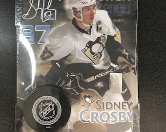 Sidney Crosby Pittsburgh Penguins Signed 10'' x 8'' NHL Hockey Plaque and Puck by Frameworth Canada