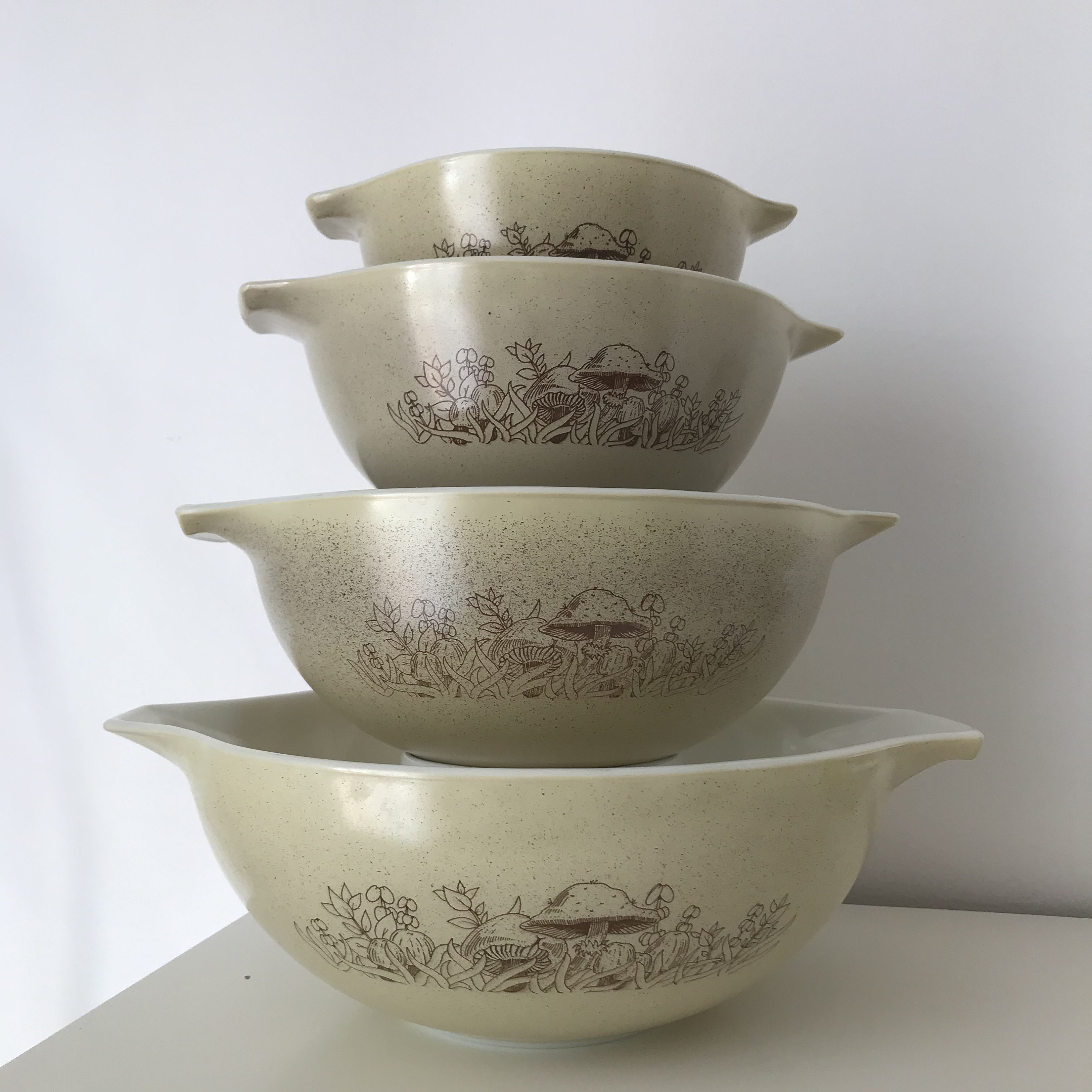 Pyrex Forest Fancies Mushroom Set of 4 Cinderella Nesting