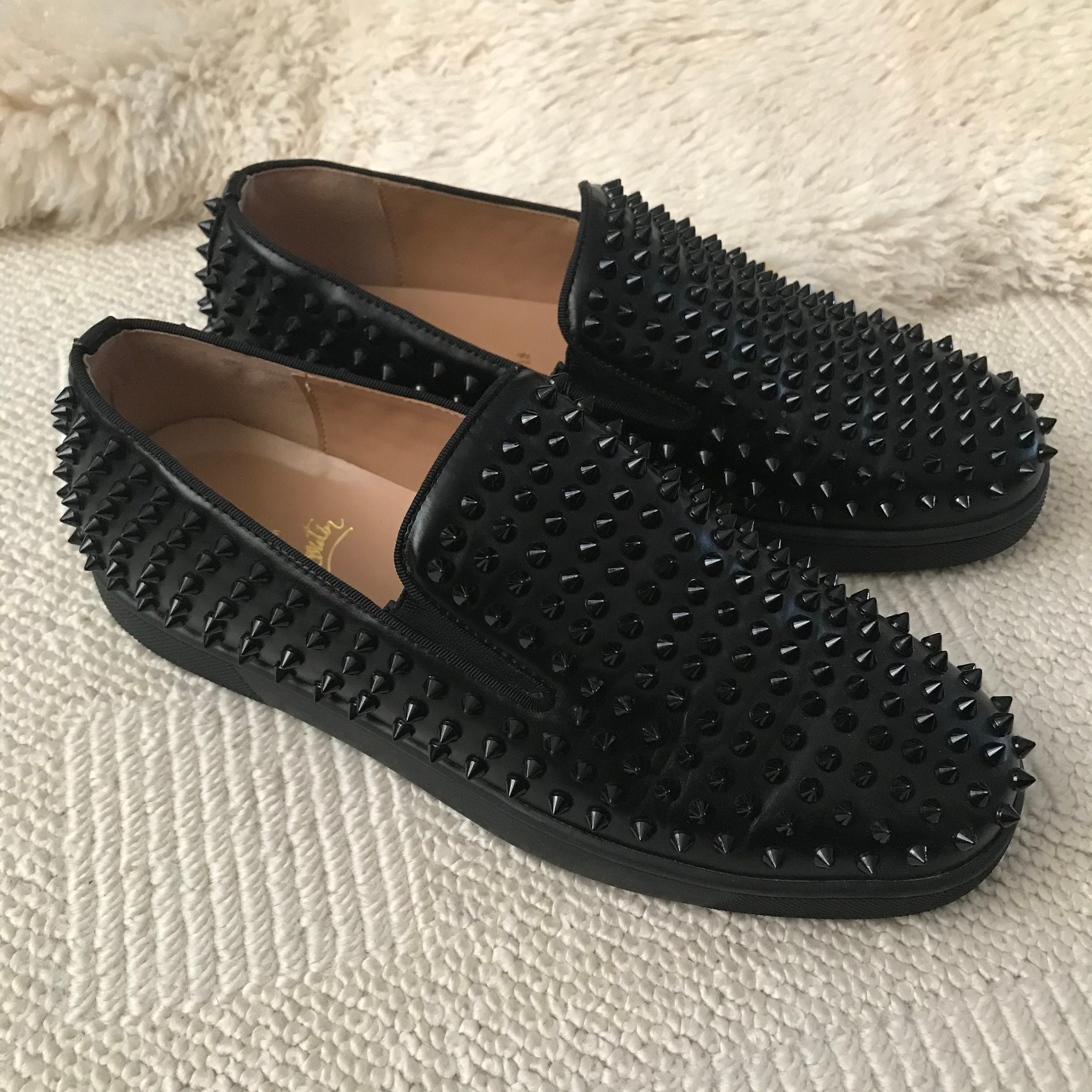 Luxury Designer Casual Shoes For Sale Red Sole Low Tops Flat Spikes Flats  Black Blue Suede Silver Diamond Men Women Prom Wedding Shoe Sneakers With  Dust Bag From Goat_sneaker, $50.36