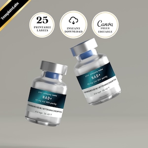 Op de afbeelding: Twee heldere glazen flesjes met zilveren doppen en blauwe accenten. Elk flesje heeft een label met de tekst "NAD+" en andere details. De afbeelding bevat ook cirkelvormige pictogrammen met de tekst: "25 afdrukbare labels", "Direct downloaden" en "Canva volledig bewerkbaar".