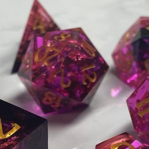 Very Good Berry - Sharp DnD Dice - Foil - Handmade resin dice set for Tabletop Gaming - Dungeons & Dragons, Pathfinder, Cthulhu, Cyberpunk