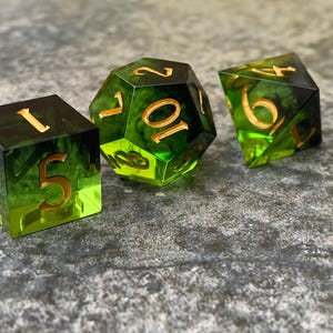 Necromancer&#39;s Nightshade - Sharp DnD Dice - Clear - Handmade resin dice set for Tabletop Gaming - Dungeons & Dragons, Pathfinder, Cthulhu