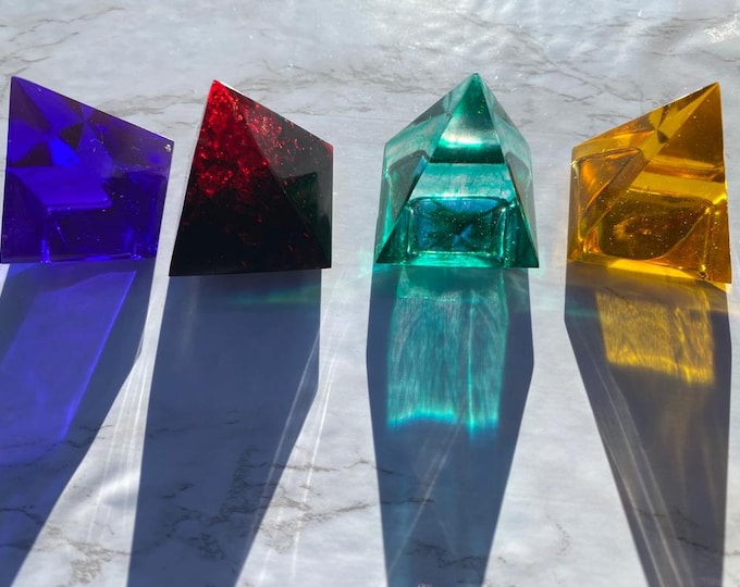 Diamond - Hand-made resin-cast decoration/accent/paperweight