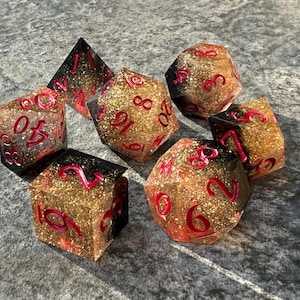 Cleric&#39;s Dark Side - Sharp DnD Dice - Glitter - Handmade resin dice set for Tabletop Gaming - Dungeons & Dragons, Pathfinder, Cthulhu