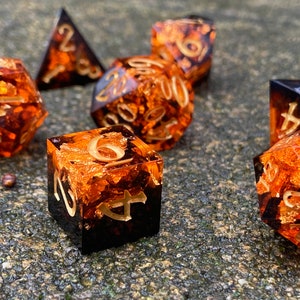 Deep Magma - Sharp DnD Dice - Foil - Handmade resin dice set for Tabletop Gaming - Dungeons & Dragons, Pathfinder, Cthulhu, Cyberpunk