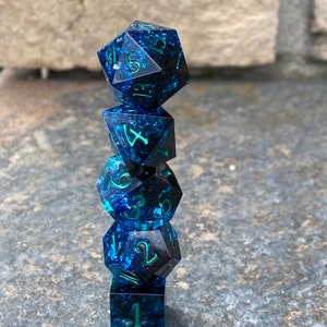 Indigo Eruption - Sharp DnD Dice - Foil - Handmade resin dice set for Tabletop Gaming - Dungeons & Dragons, Pathfinder, Cthulhu, Cyberpunk